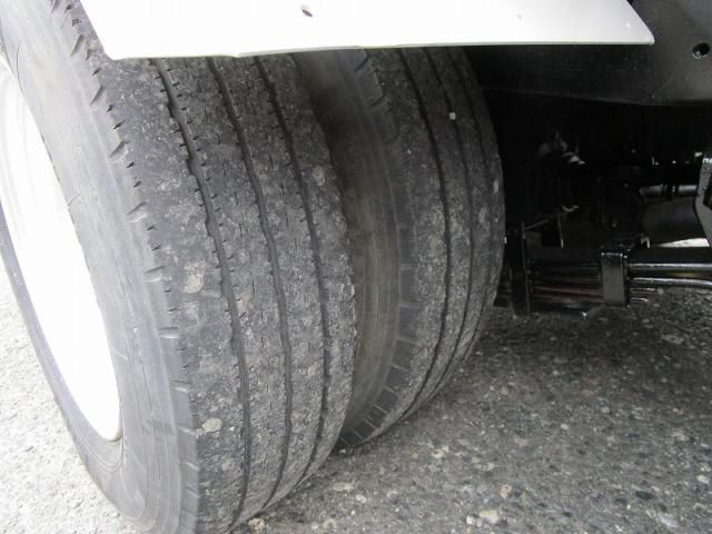 HINO DUTRO 2011 Image 31