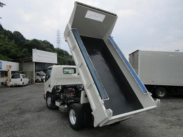 HINO DUTRO 2011 Image 31