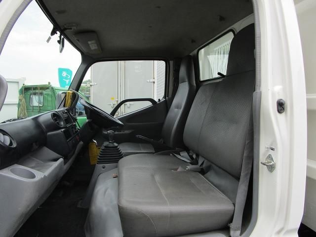 HINO DUTRO 2011 Image 31