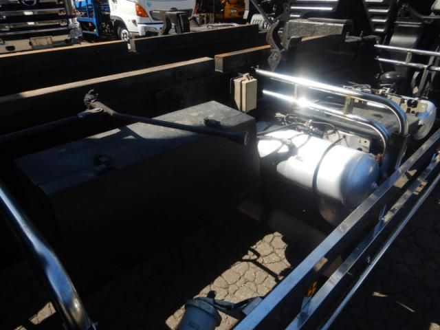 HINO PROFIA 2007 Image 31