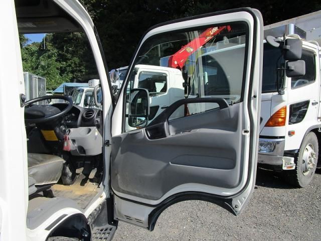 HINO DUTRO 2016 Image 31