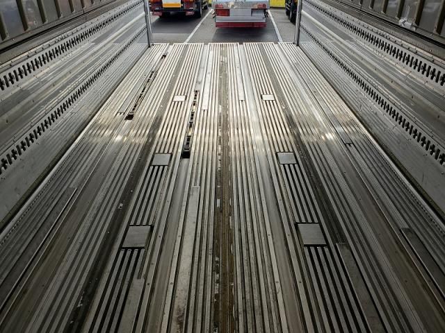 MITSUBISHI FUSOU SUPER GREAT 2012 Image 31