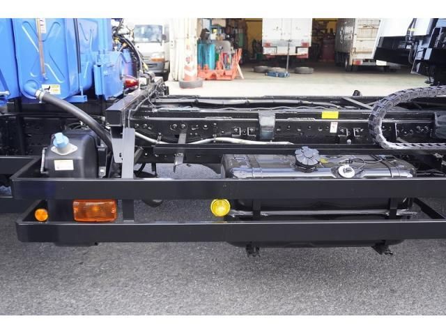 MITSUBISHI FUSOU FIGHTER 2023 Image 31