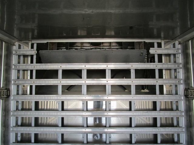 NISSAN DIESEL QUON 2015 Image 31