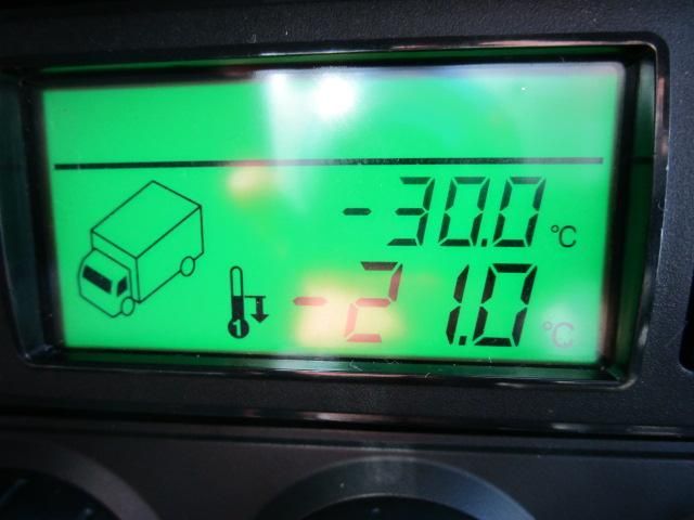 NISSAN DIESEL QUON 2015 Image 31