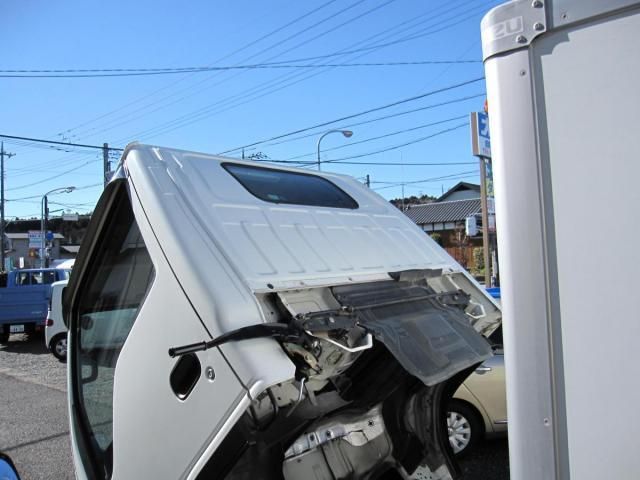 ISUZU ELF 2002 Image 31
