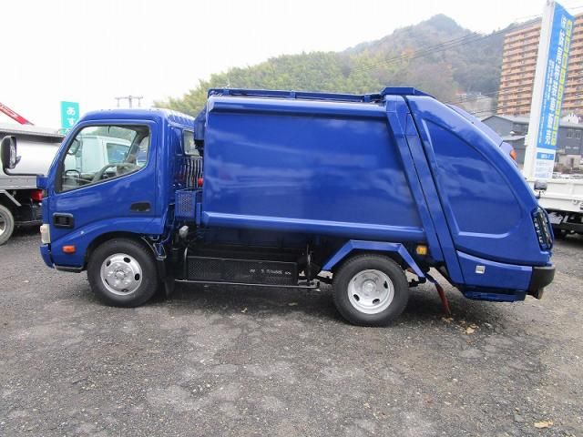 HINO DUTRO 2010 Image 31