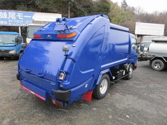HINO DUTRO 2010 Image 31