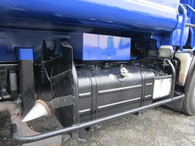 HINO DUTRO 2010 Image 31