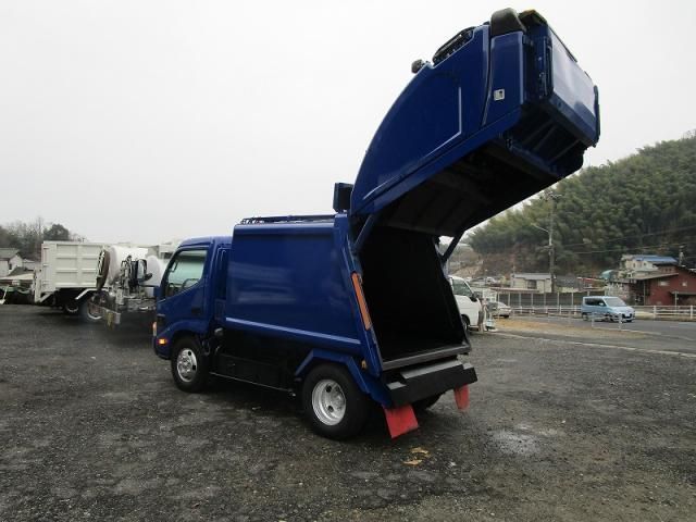 HINO DUTRO 2010 Image 31