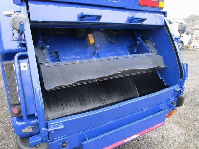 HINO DUTRO 2010 Image 31