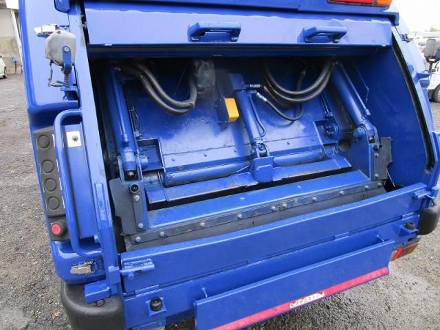 HINO DUTRO 2010 Image 31