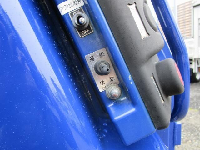 HINO DUTRO 2010 Image 31