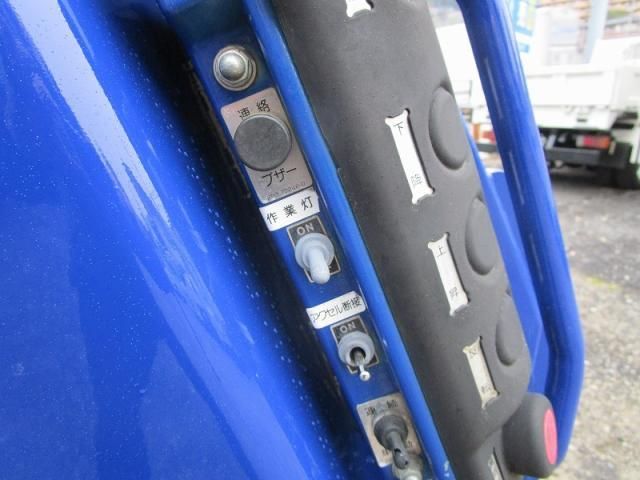 HINO DUTRO 2010 Image 31