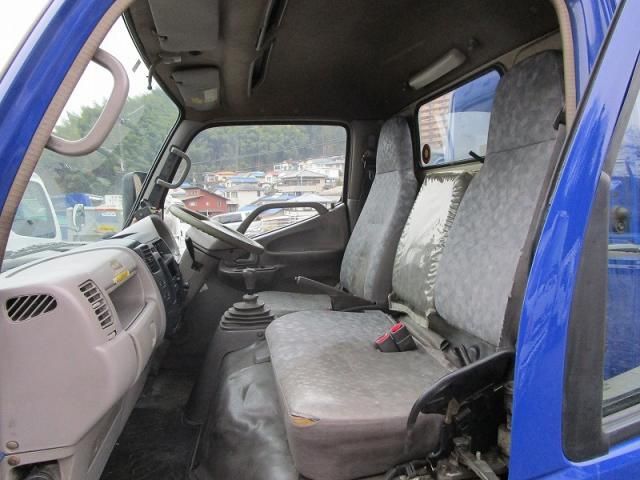 HINO DUTRO 2010 Image 31