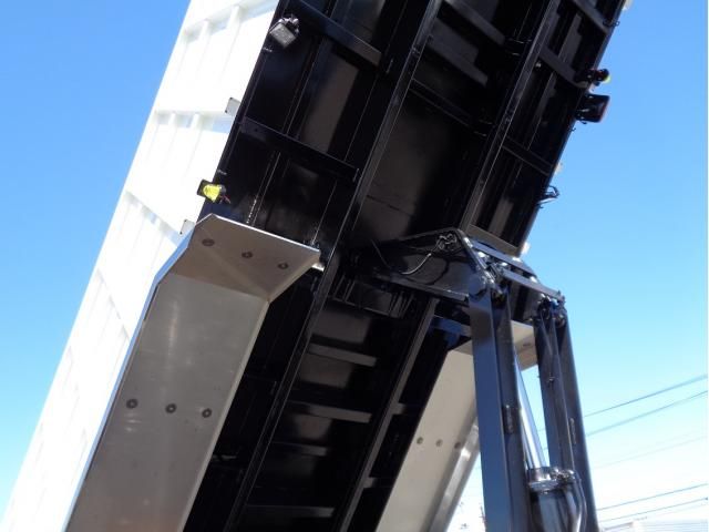 MITSUBISHI FUSOU SUPER GREAT 2023 Image 31