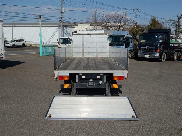 MITSUBISHI FUSOU FIGHTER 2013 Image 31