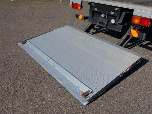 MITSUBISHI FUSOU FIGHTER 2013 Image 31