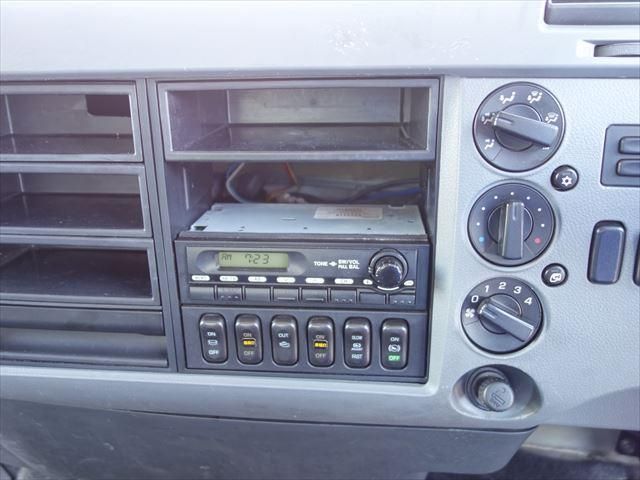 MITSUBISHI FUSOU FIGHTER 2013 Image 31