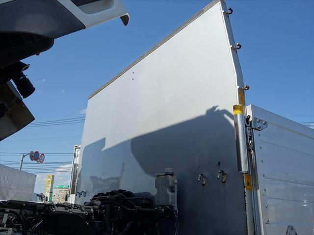 MITSUBISHI FUSOU FIGHTER 2013 Image 31