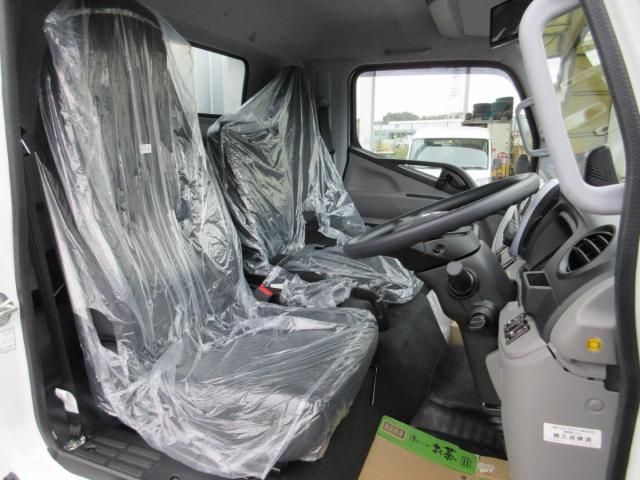 MITSUBISHI CANTER 2023 Image 31