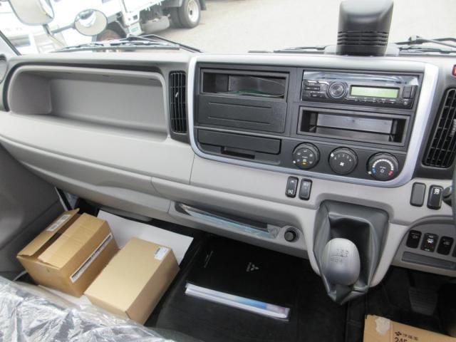 MITSUBISHI CANTER 2023 Image 31