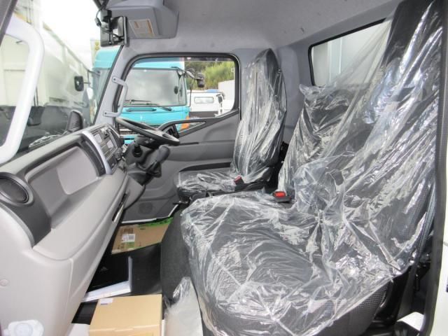 MITSUBISHI CANTER 2023 Image 31