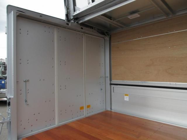 MITSUBISHI CANTER 2023 Image 31