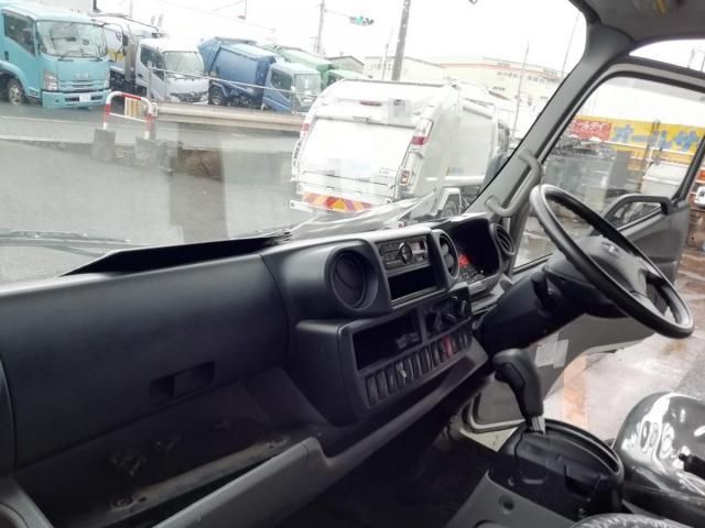 HINO DUTRO 2018 Image 31