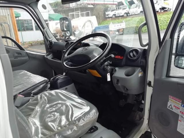 HINO DUTRO 2018 Image 31