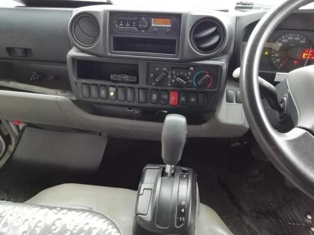 HINO DUTRO 2018 Image 31