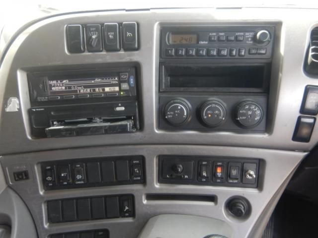 NISSAN DIESEL QUON 2014 Image 31