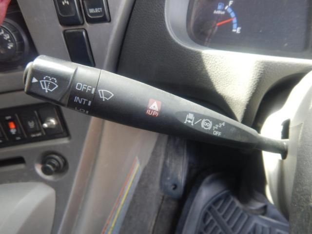 NISSAN DIESEL QUON 2014 Image 31