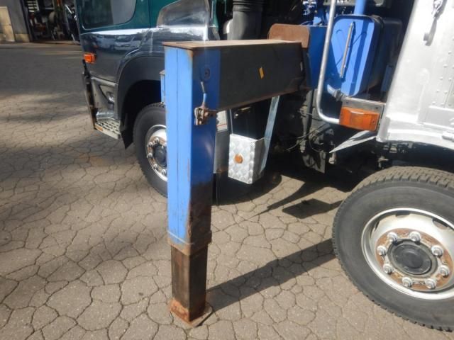 NISSAN DIESEL QUON 2014 Image 31