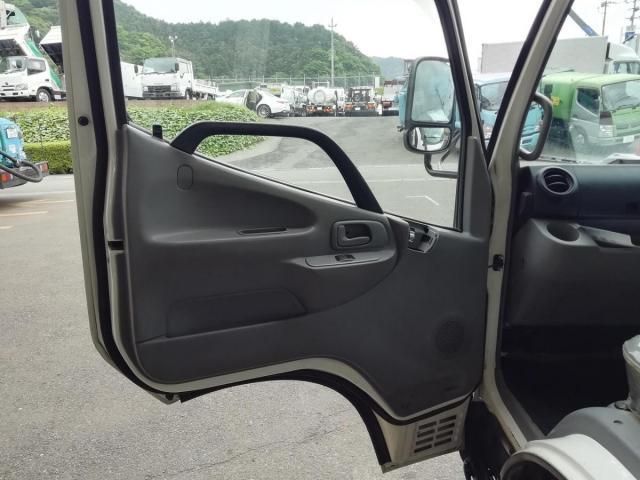 HINO DUTRO 2018 Image 31