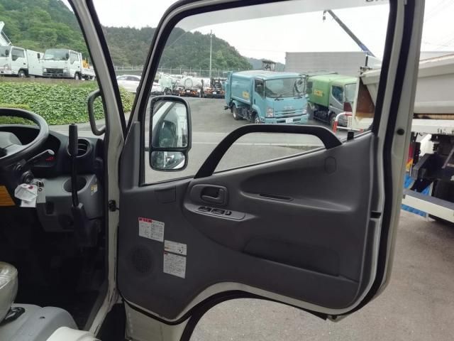 HINO DUTRO 2018 Image 31