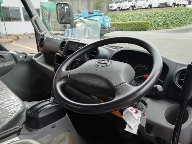 HINO DUTRO 2018 Image 31