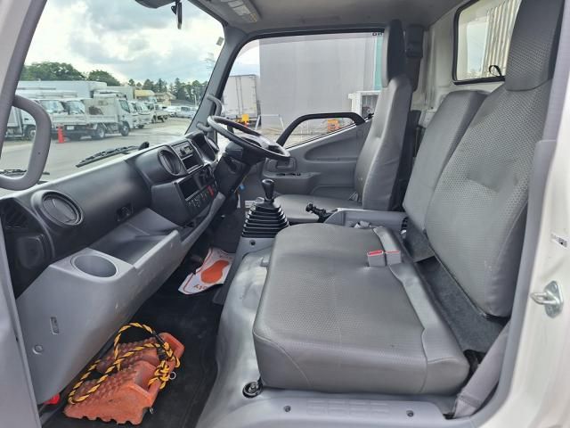 HINO DUTRO 2020 Image 31