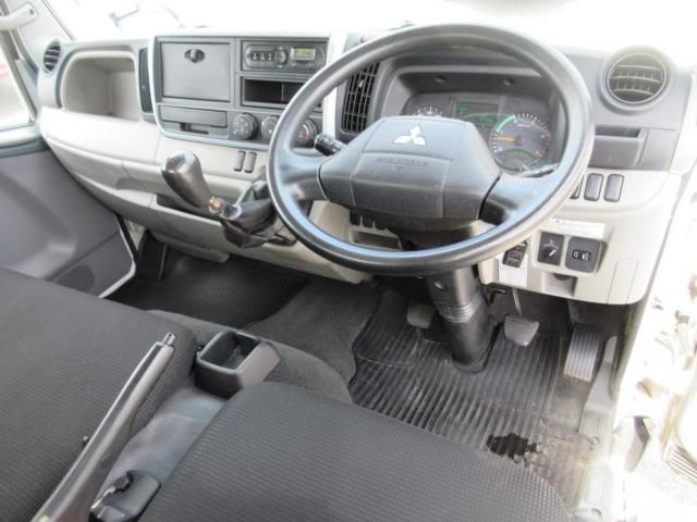 MITSUBISHI CANTER 2017 Image 31