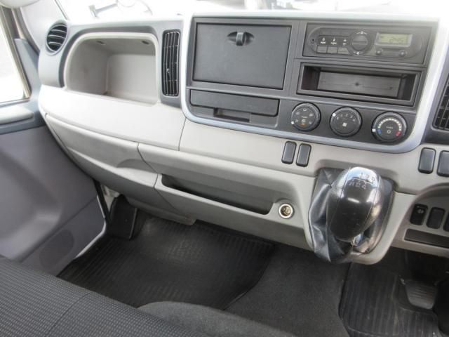 MITSUBISHI CANTER 2017 Image 31