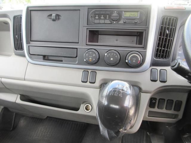 MITSUBISHI CANTER 2017 Image 31