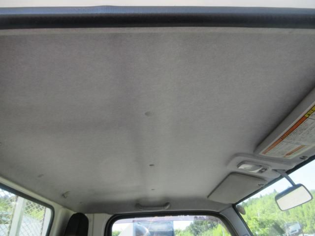 MITSUBISHI CANTER 2017 Image 31