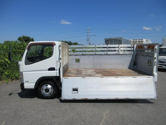 MITSUBISHI CANTER 2017 Image 31