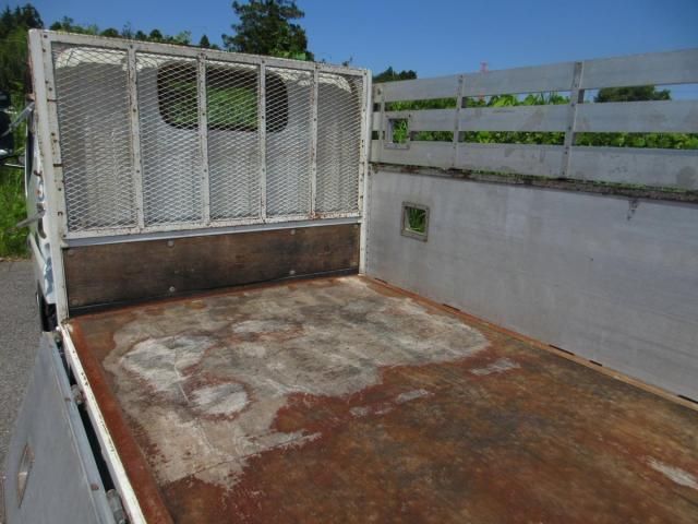 MITSUBISHI CANTER 2017 Image 31