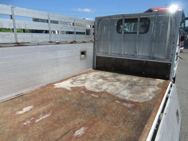 MITSUBISHI CANTER 2017 Image 31