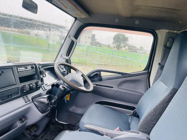 MITSUBISHI CANTER 2012 Image 31