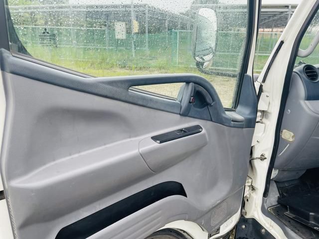 MITSUBISHI CANTER 2012 Image 31