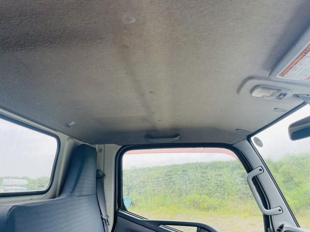 MITSUBISHI CANTER 2012 Image 31