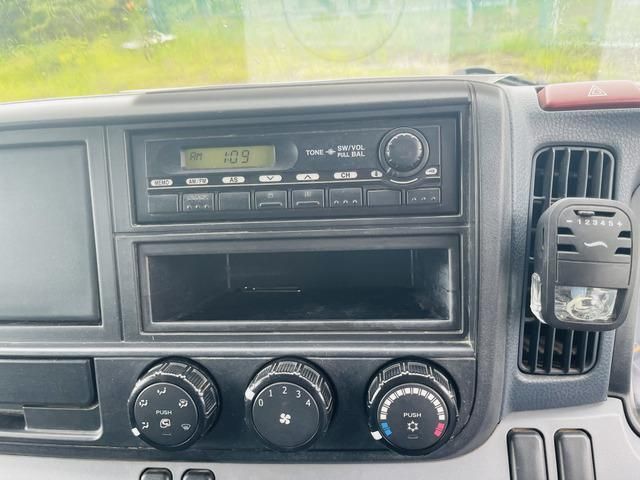 MITSUBISHI CANTER 2012 Image 31