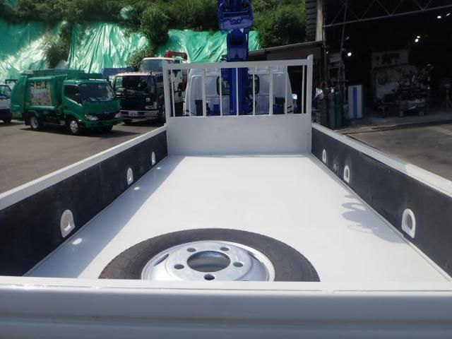 HINO DUTRO 2010 Image 31